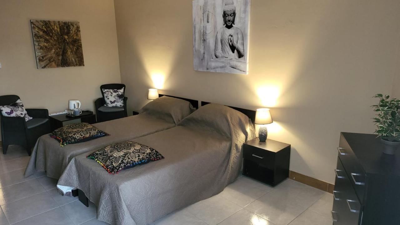 Lotus Apartment Hamrun Luaran gambar